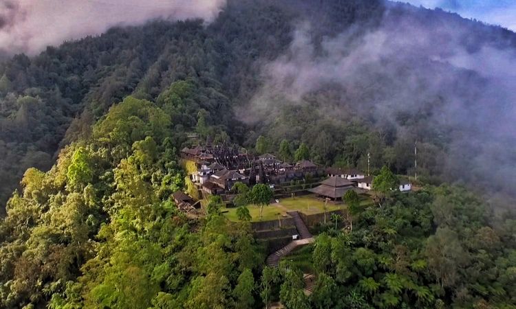 Alamat Pura Pasar Agung