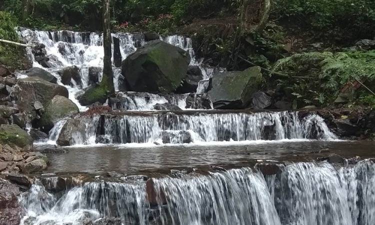 Daya Tarik Dimiliki Air Terjun Dlundung