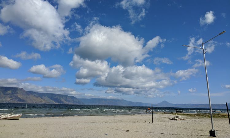 Daya Tarik Dimiliki Pantai Parbaba
