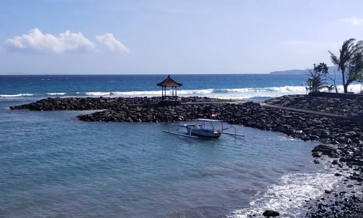 Fasilitas Pantai Candidasa Karangasem