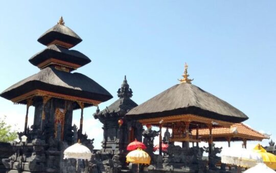 Pura Silayukti, Pura Hindu dengan Pemandangan Laut yang Eksotis di Karangasem Bali