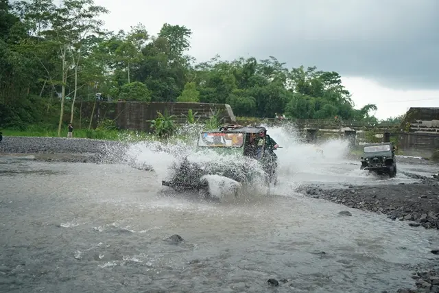 Shutterstock Aktivitas Lava Tour Merapi