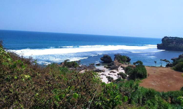Alamat Pantai Ngrumput