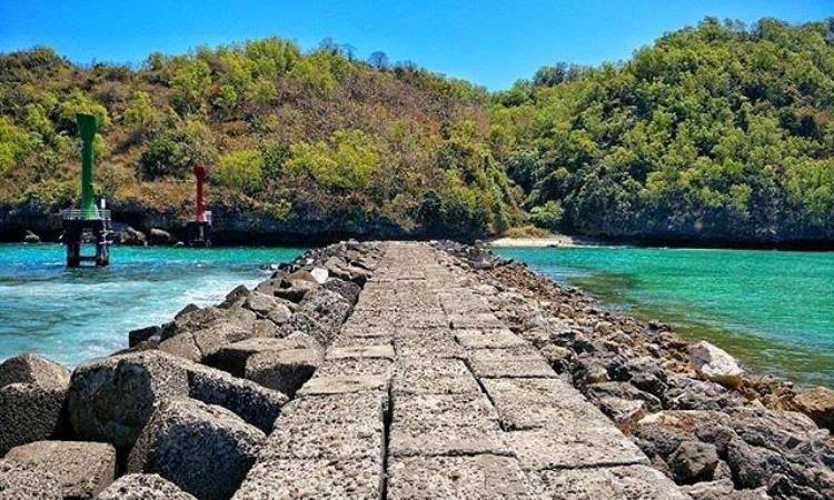 Alamat Pantai Sadeng Gunung Kidul