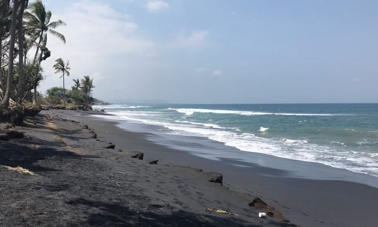 Daya Tarik Lain Pantai Saba Bali