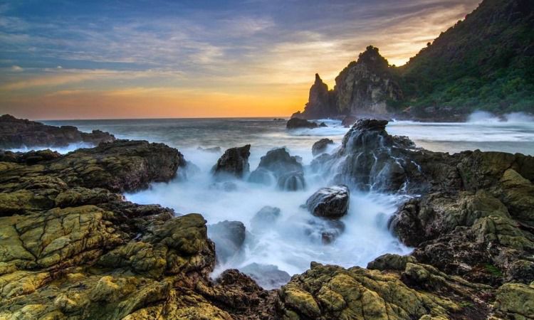 Daya Tarik Lain Pantai Watu Lumbung Gunung Kidul