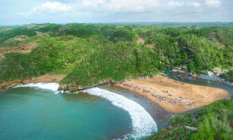 Daya Tarik Pantai Baron