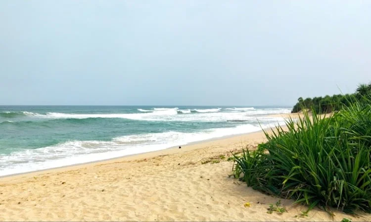 Fasilitas Pantai Karang Papak