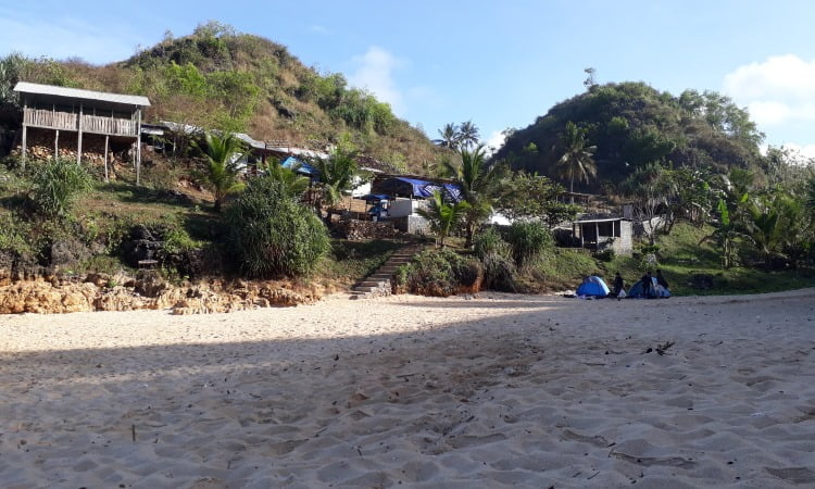 Fasilitas Pantai Ngaden