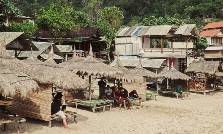 Fasilitas Pantai Watu Lawang