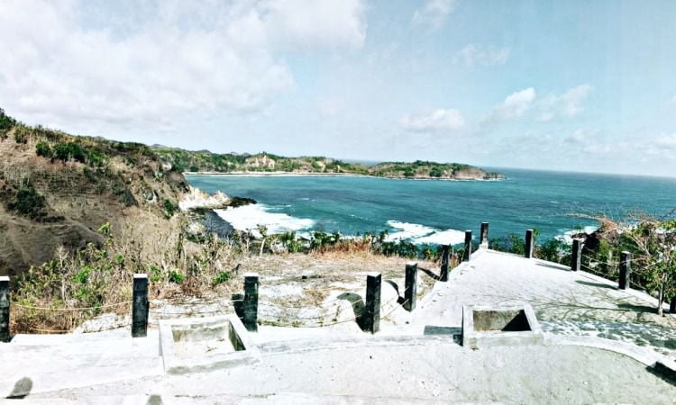 Fasilitas Pantai Watu Lumbung Gunung Kidul