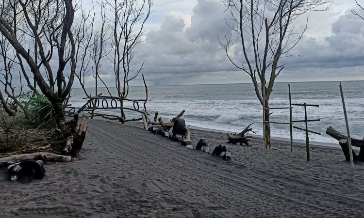 Fasilitas di Pantai Baru