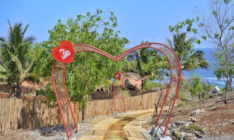 Harga Tiket Pantai Nguluran