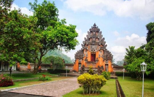 Istana Tampaksiring, Destinasi Wisata yang Sarat Nilai Sejarah di Gianyar Bali
