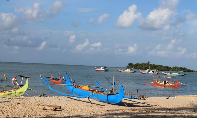 Pantai Burung Mandi, Surga Bahari Tersembunyi Nan Eksotis di Belitung