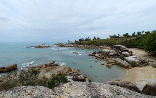 Pantai Turun Aban, Pantai Indah dengan Batuan Granit Eksotis di Bangka