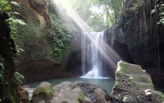 Suwat Waterfall, Pesona Alam Eksotis Nan Menawan di Gianyar Bali