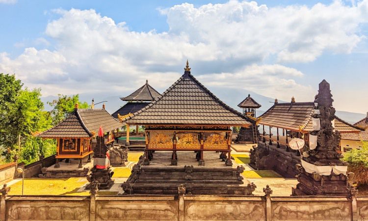Aktiviti Lain Kuil Penataran Agung Lempuyang