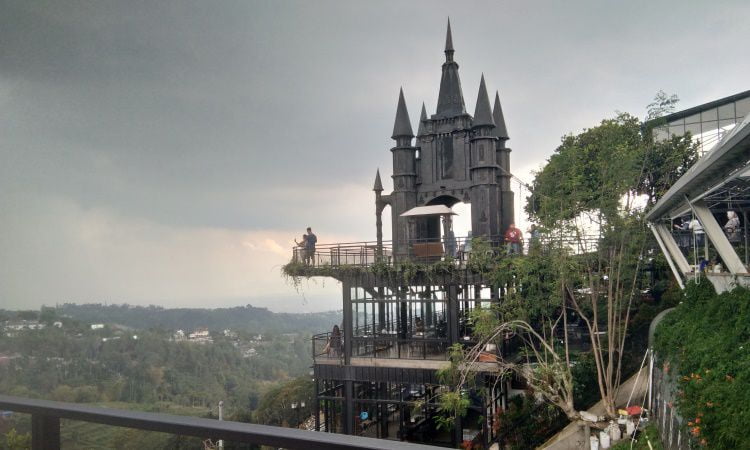 Daya Tarik di Kawasan Punclut
