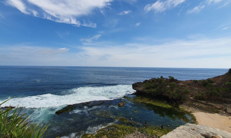 Fasilitas Pantai Mbuluk