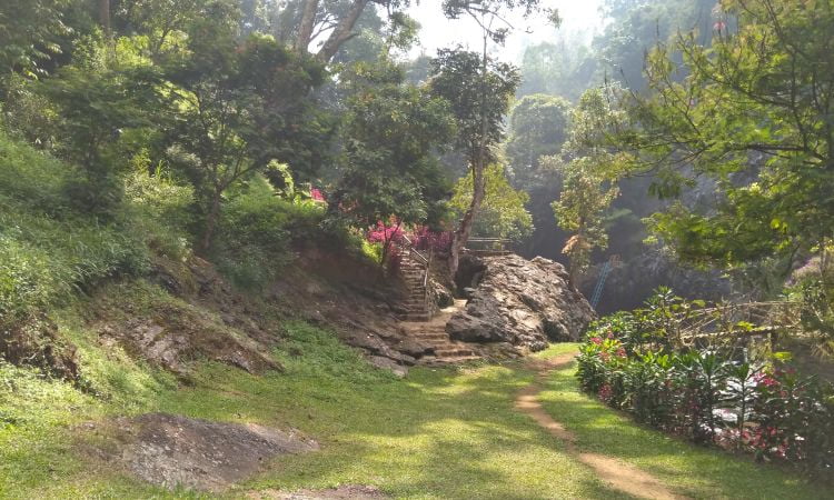 Harga Tiket Masuk Curug Tilur Leuwi Opat