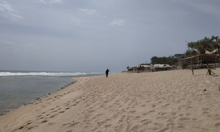 Harga Tiket Masuk Pantai Sanglen