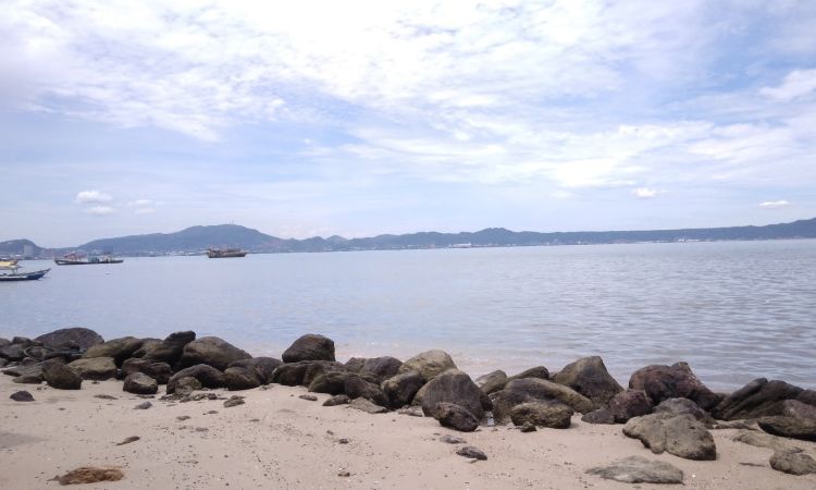 Pantai Tirtayasa Lampung, Pesona Pantai Eksotis dengan Suasana Alami Nan Asri