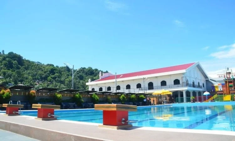 Aktivitas Arau Mini Waterpark Padang