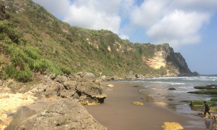 Aktivitas Menarik Pantai Parangendog