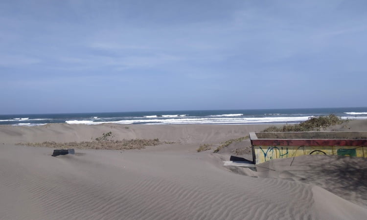 Alamat Pantai Parangendong