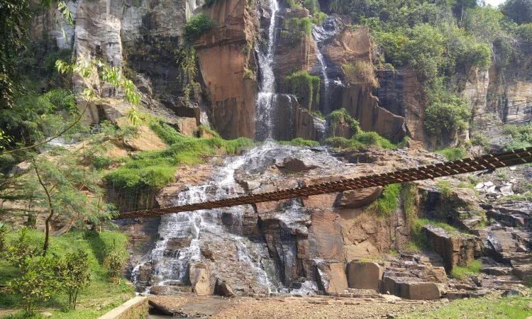Daya Tarik di Curug Batu Templek