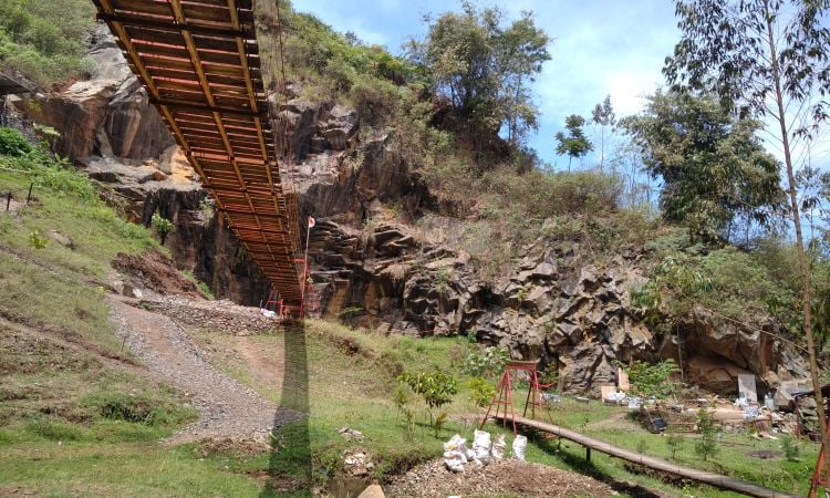 Harga Tiket Masuk Curug Batu Templek