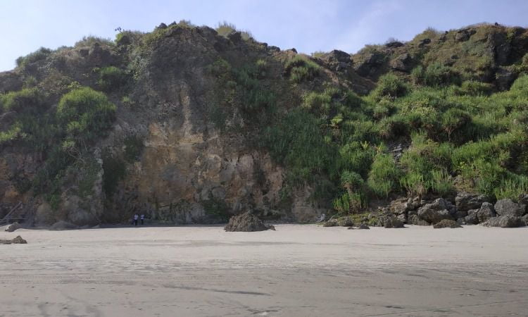 Harga Tiket Masuk Pantai Parangendong