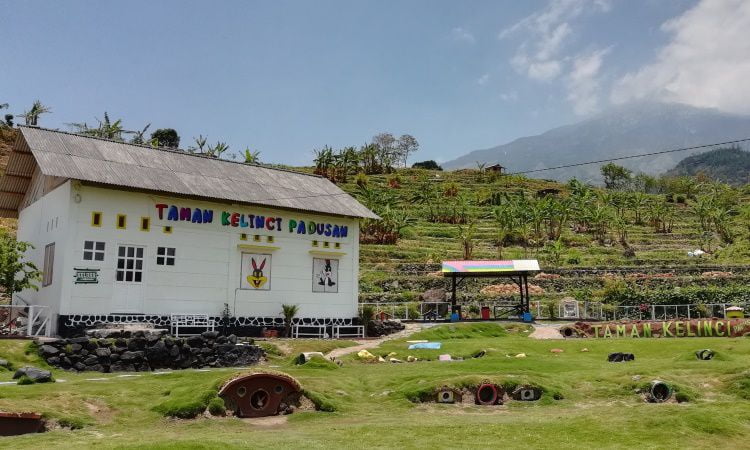 Taman Kelinci Pacet, Taman Rekreasi Favorit & Sarana Edukasi di Mojokerto