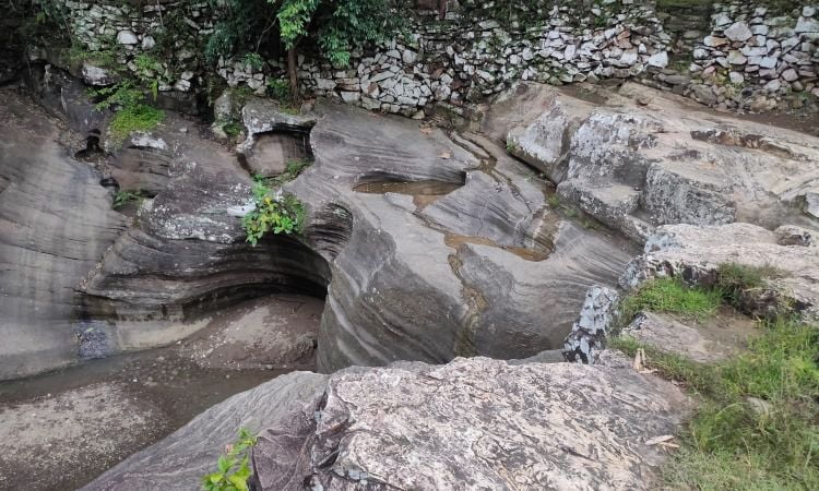 Alamat Air Terjun Luweng Sampang