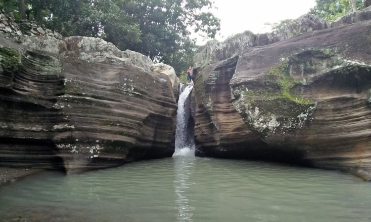 Daya Tarik Air Terjun Luweng Sampang