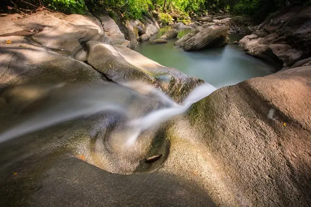 Objek wisata Air Terjun Luweng Sampang