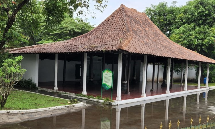 Wisata Dan Belajar Sejarah Di Keraton Kasepuhan Cirebon Wisatahits