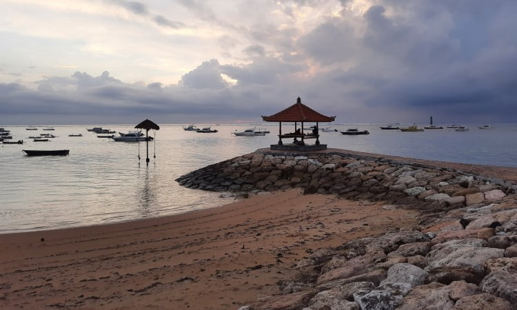 Daya Tarik Pantai Semawang Sanur