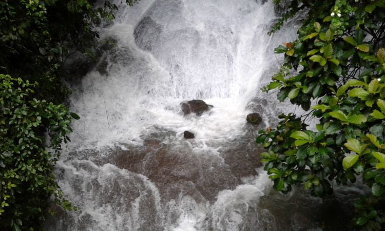 Air terjun di Sungai Anuang