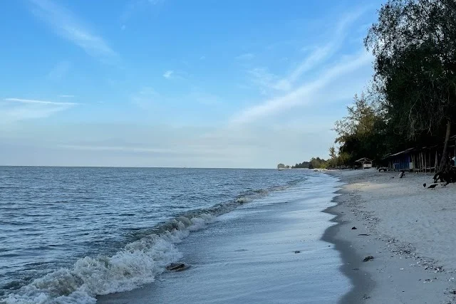 Daya tarik pantai cermin Serdang Bedagay