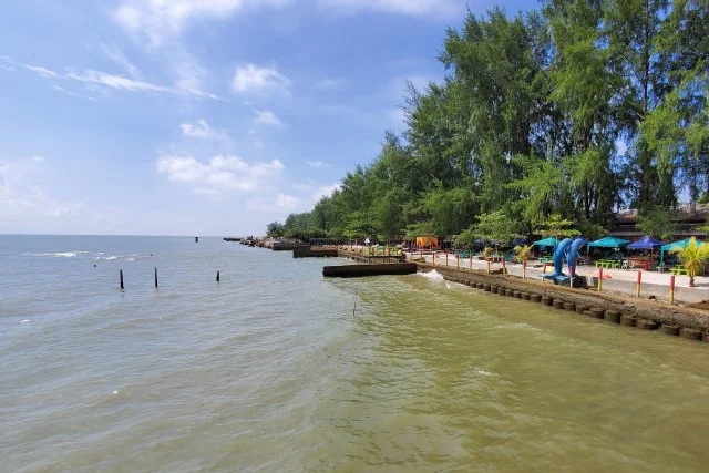 Fasilitas di Pantai Mirror Serdang Bedagai